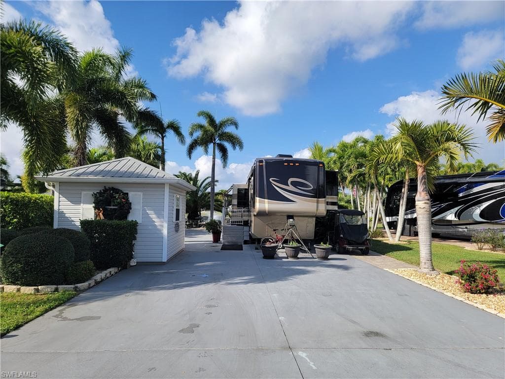 5680 Brightwood DR FORT MYERS, FL 33905
