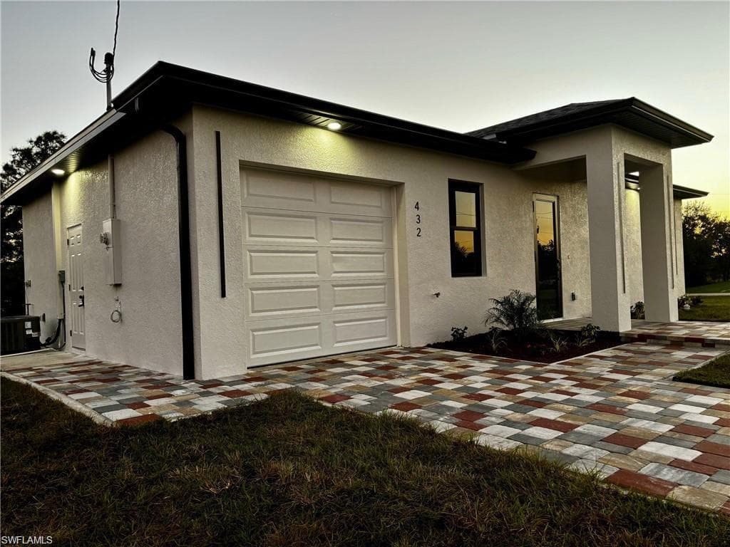 432 Raymer ST LEHIGH ACRES, FL 33974