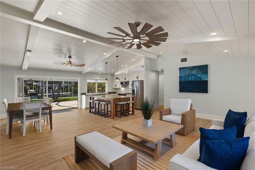 1672 Hibiscus DR SANIBEL, FL 33957