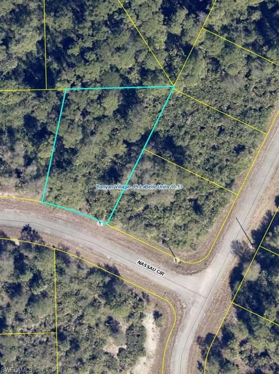 695 Nassau CIR LABELLE, FL 33935