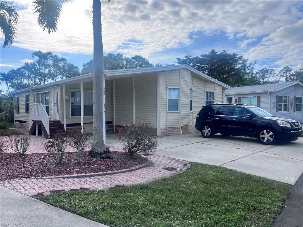 5855 Brightwood DR FORT MYERS, FL 33905