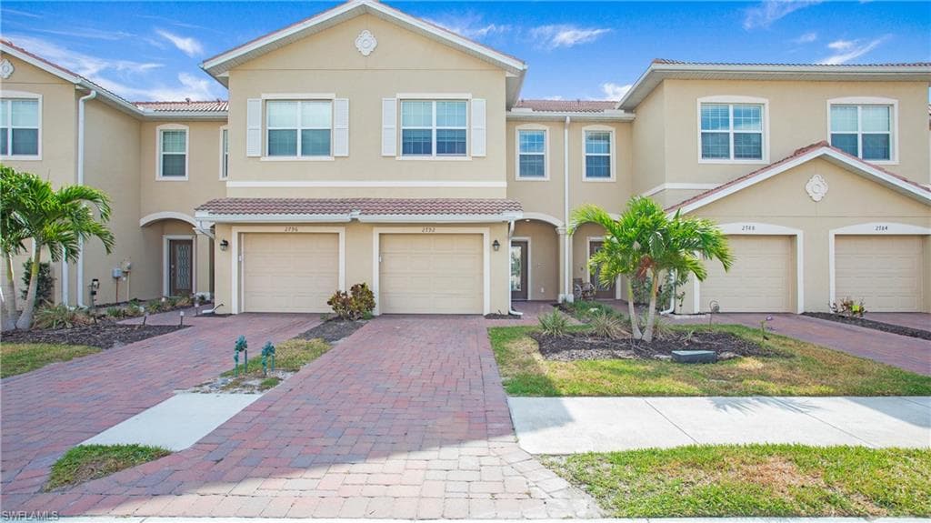 2792 Blossom WAY NAPLES, FL 34120