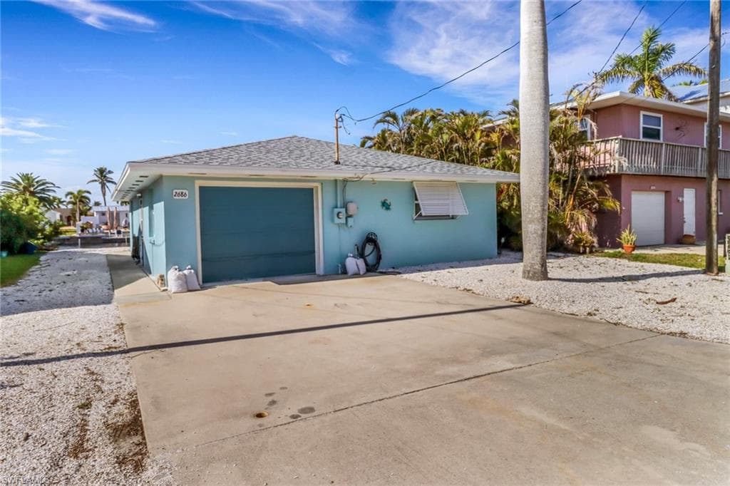2686 Clyde ST MATLACHA, FL 33993