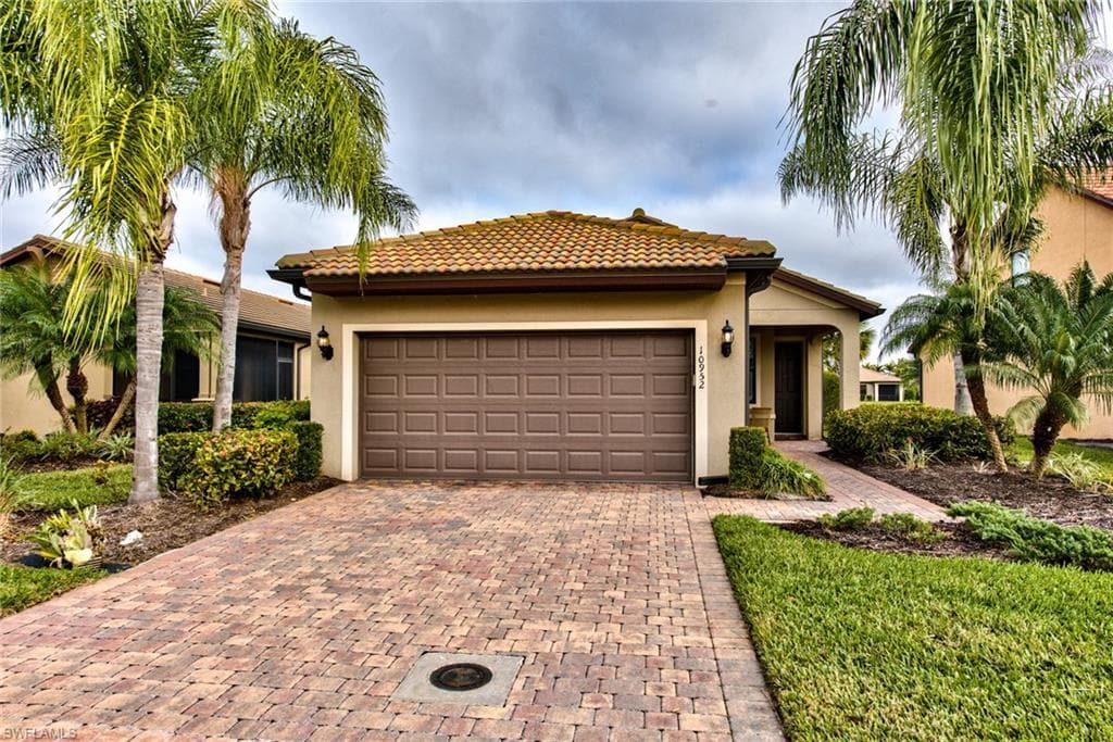 10952 Clarendon ST FORT MYERS, FL 33913