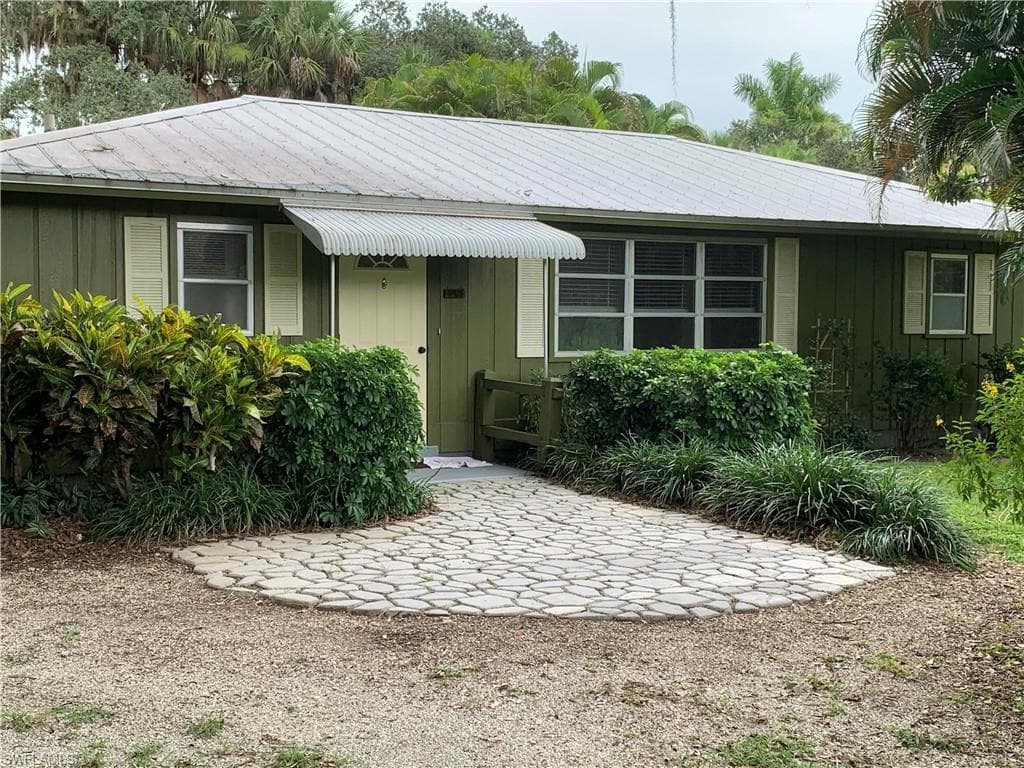 4421 orange river loop RD FORT MYERS, FL 33905