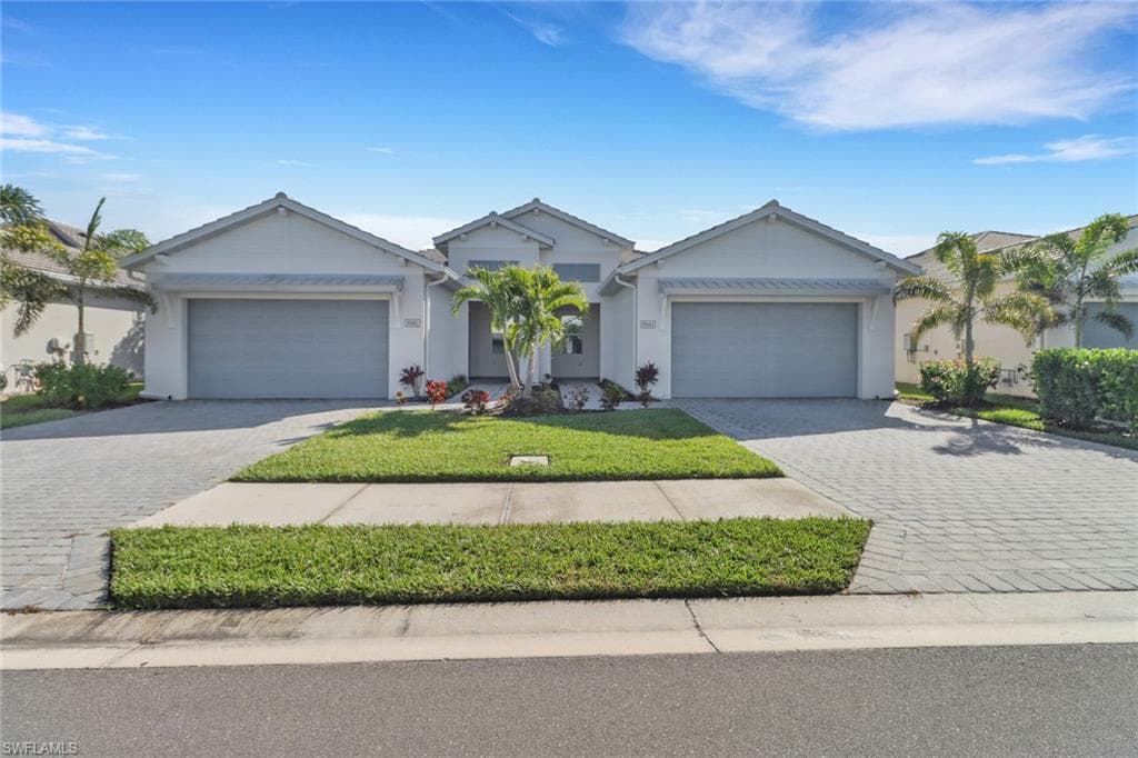 9044 Saint Lucia DR NAPLES, FL 34114