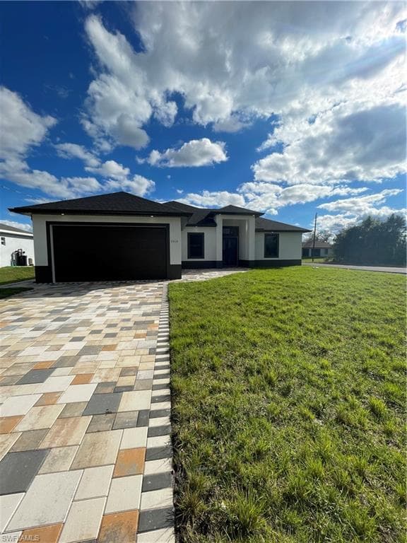 2607 41st ST SW LEHIGH ACRES, FL 33976