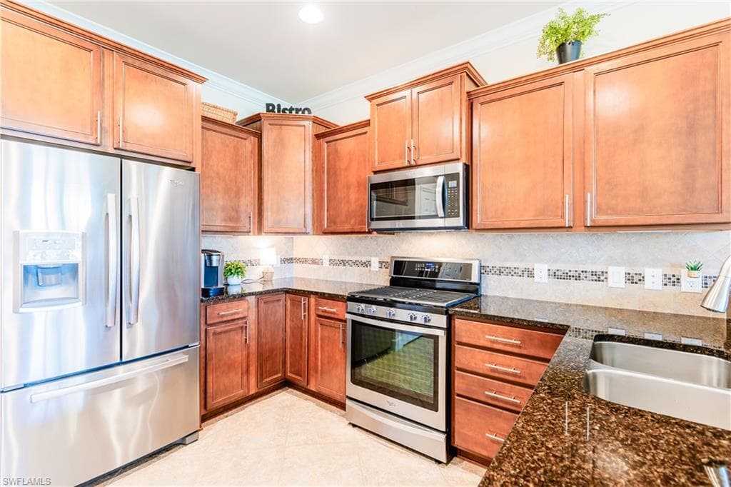 7591 Jacaranda LN NAPLES, FL 34114