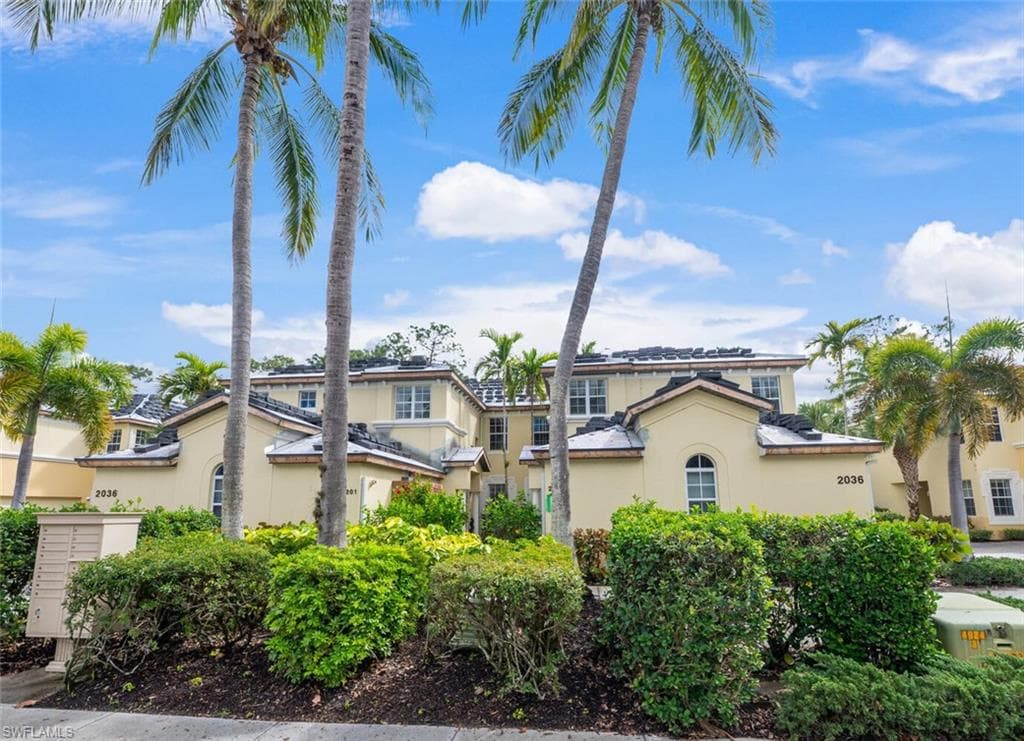 2036 Tarpon Bay DR N 202 NAPLES, FL 34119