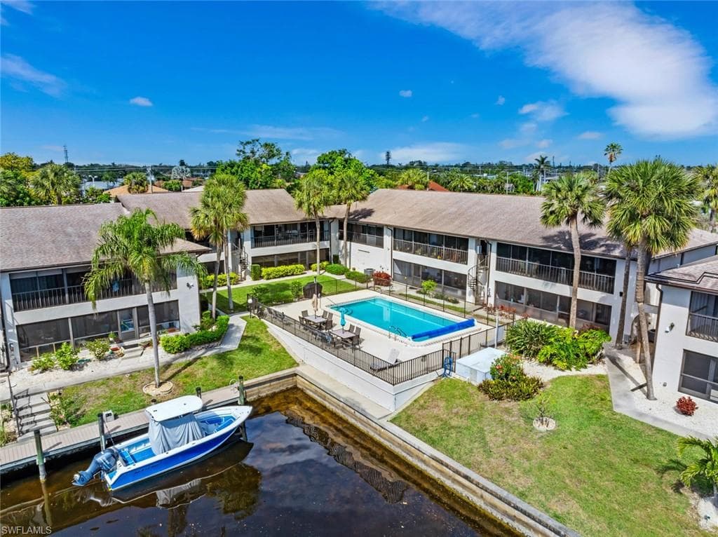 3935 Country Club BLVD 20 CAPE CORAL, FL 33904