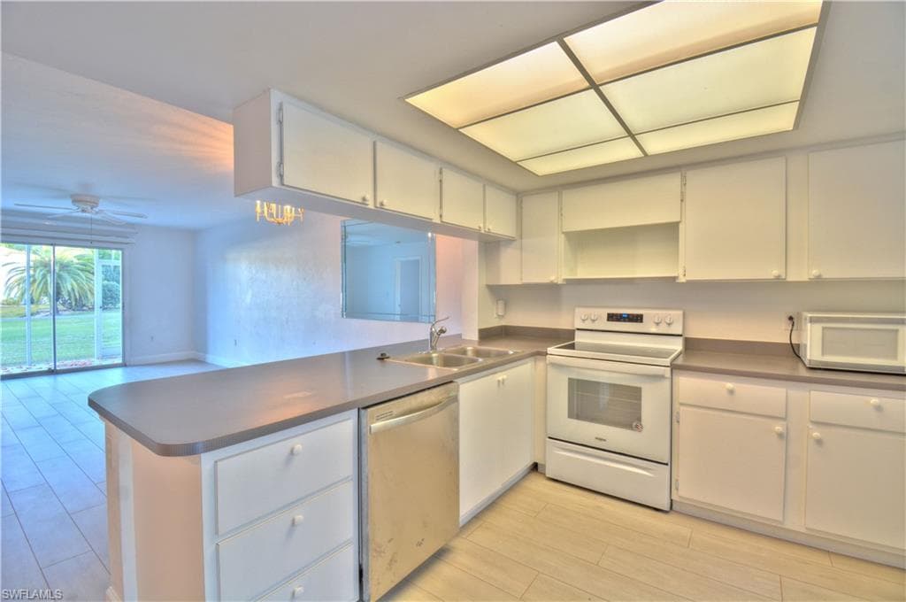 2330 Naples Trace CIR 9-903 NAPLES, FL 34109