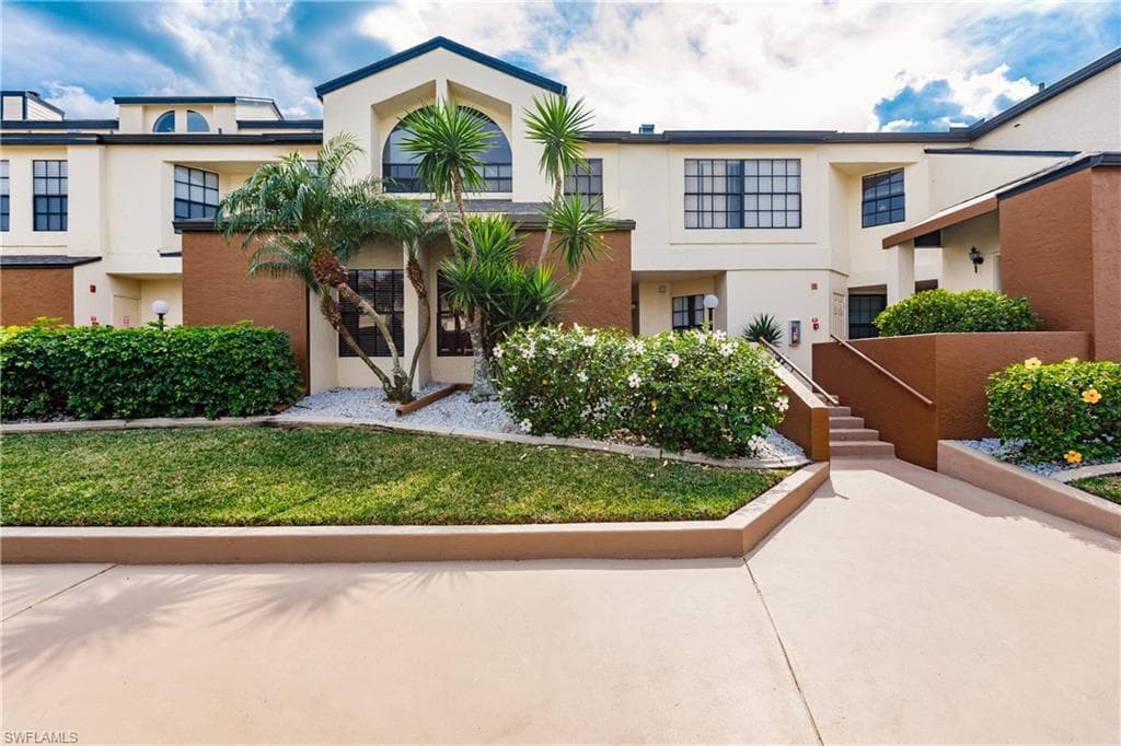 17250 Eagle TRCE 5 FORT MYERS, FL 33908