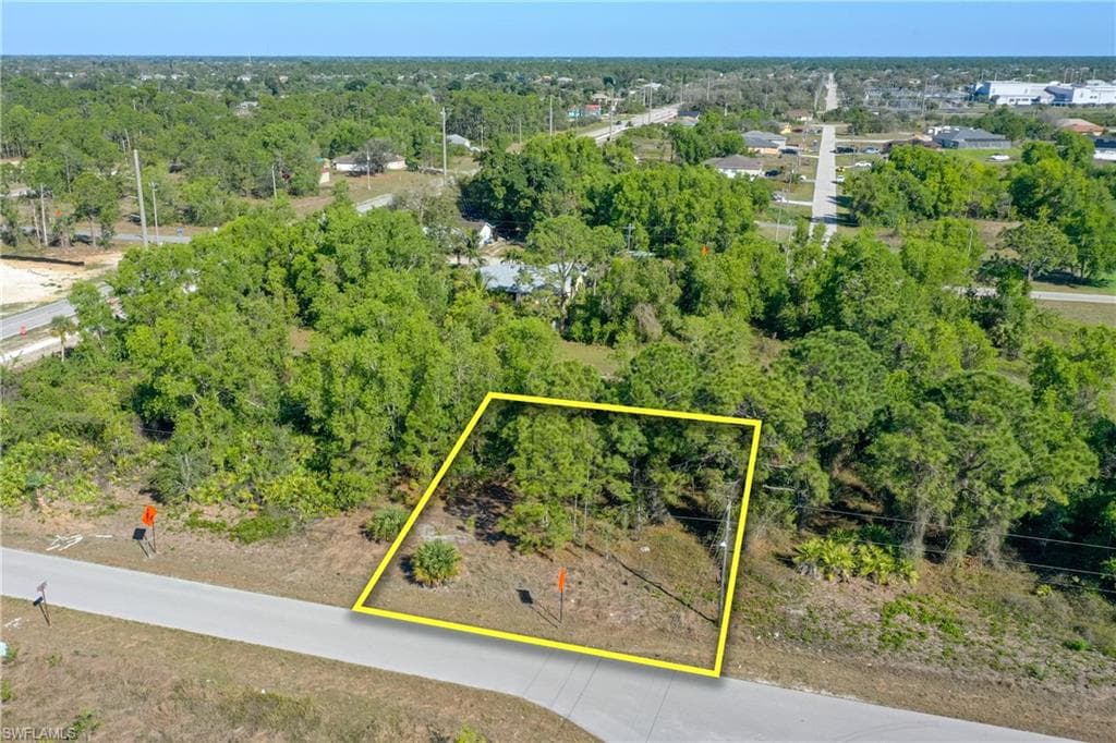 805 Colyer ST E LEHIGH ACRES, FL 33974