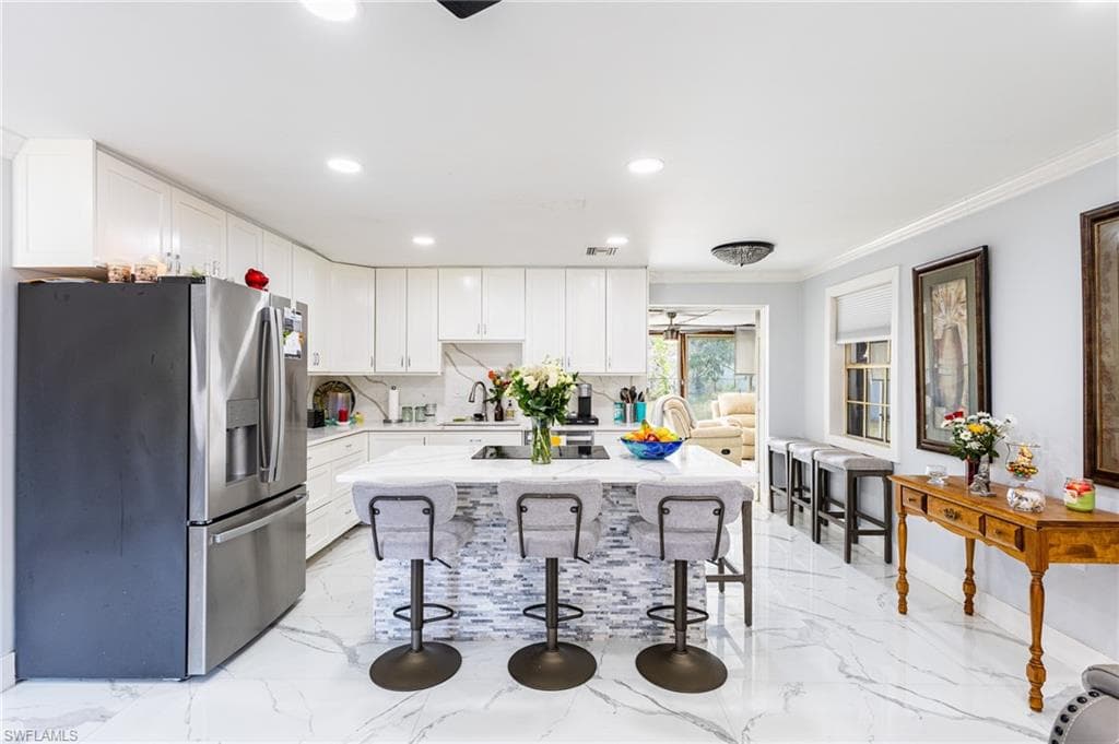 3954 Coconut CIR N NAPLES, FL 34104
