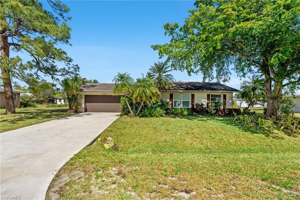2443 Burton AVE FORT MYERS, FL 33907