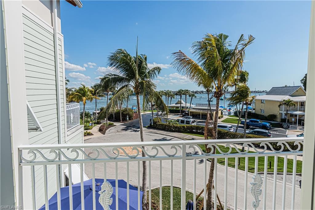 1001 10th AVE S 211 NAPLES, FL 34102