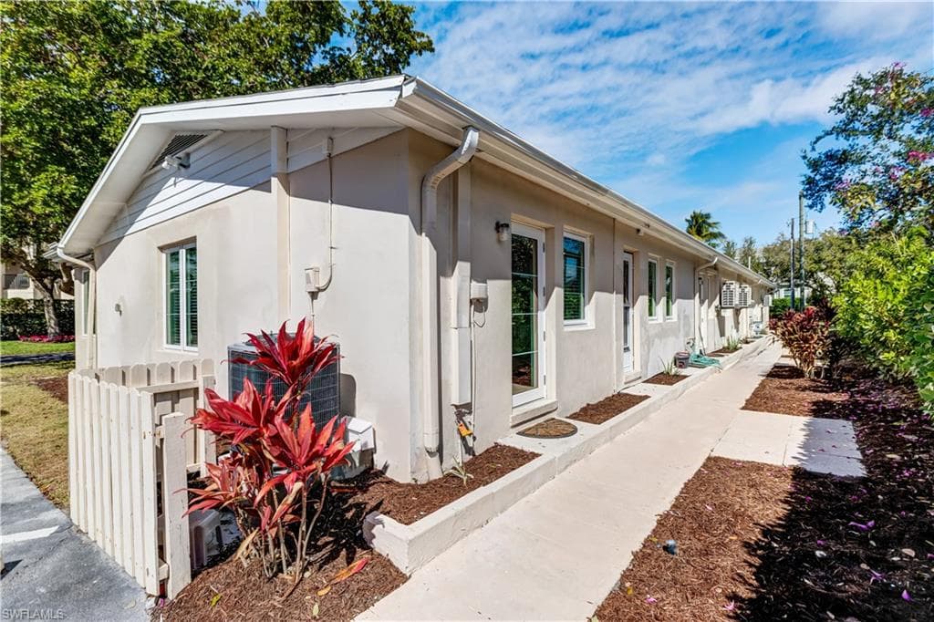 1019 7th ST S NAPLES, FL 34102