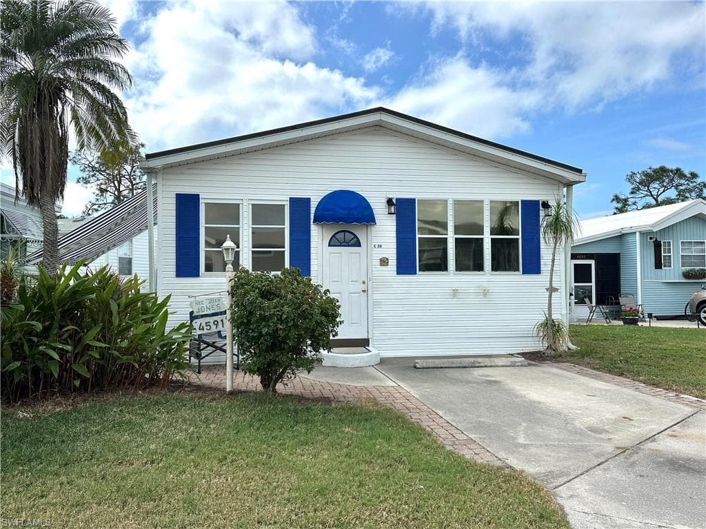 4591 Liberty LN E ESTERO, FL 33928