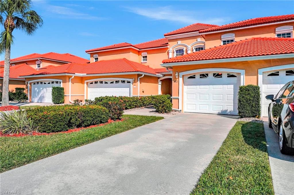 14071 Eagle Ridge Lakes DR 202 FORT MYERS, FL 33912