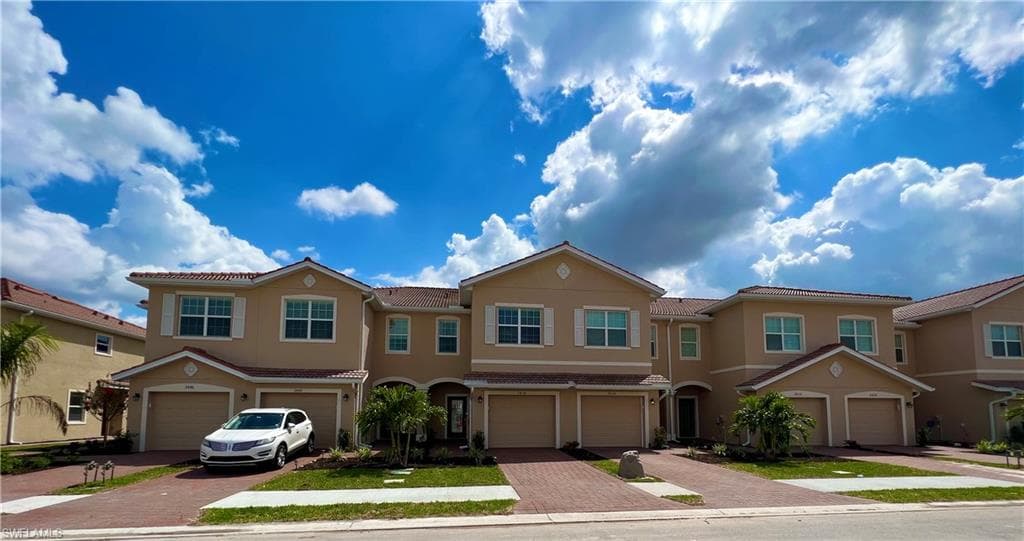 2858 Blossom WAY NAPLES, FL 34120