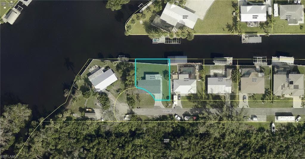 8201 Cleaves RD NORTH FORT MYERS, FL 33903