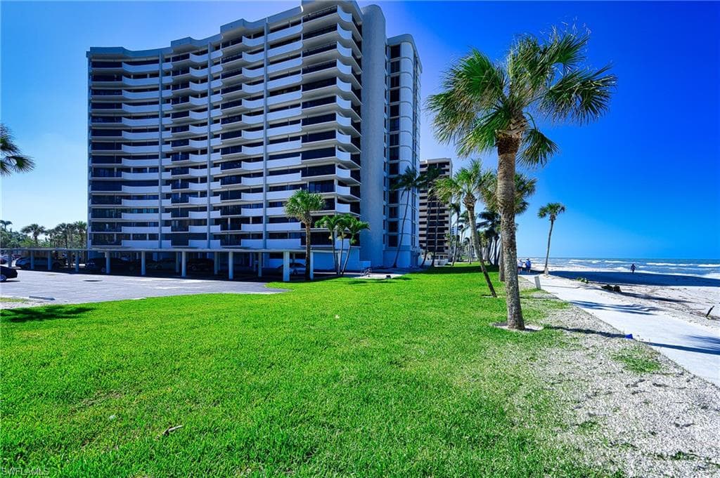 4005 Gulf Shore BLVD N 606 NAPLES, FL 34103