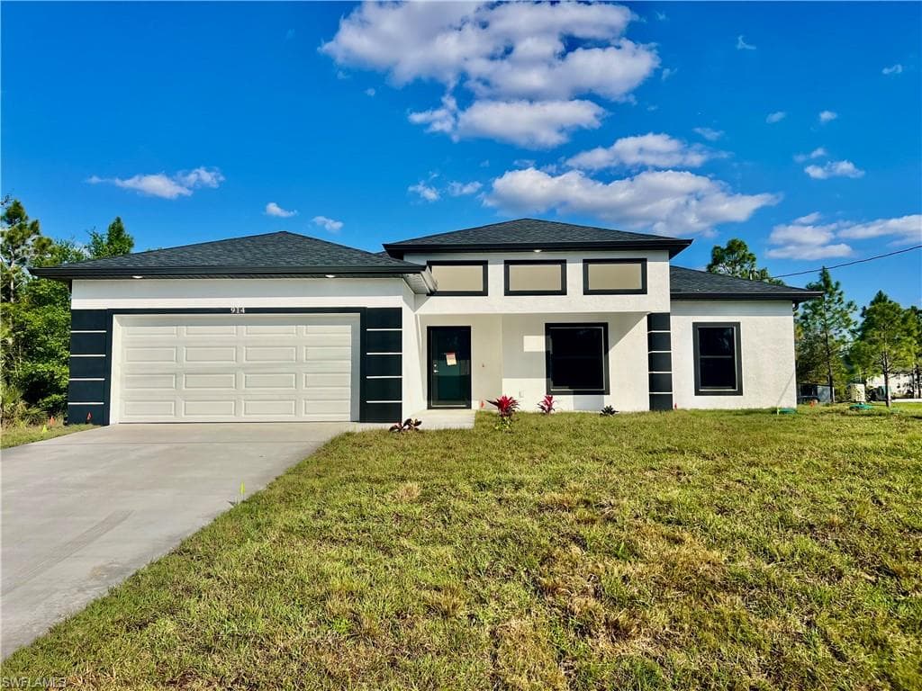 914 Thompson AVE LEHIGH ACRES, FL 33972
