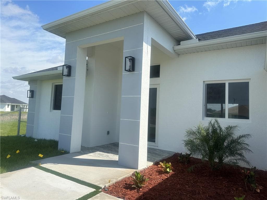363 Portal AVE LEHIGH ACRES, FL 33974