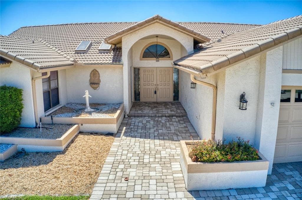 424 SW 52nd ST CAPE CORAL, FL 33914