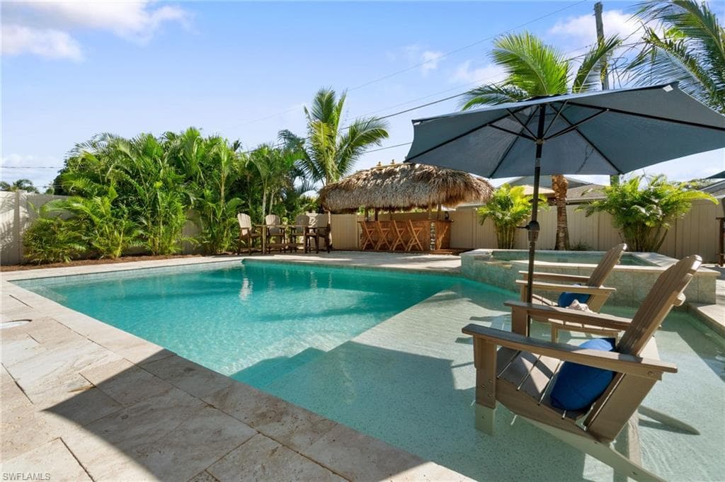 530 108th AVE N NAPLES, FL 34108