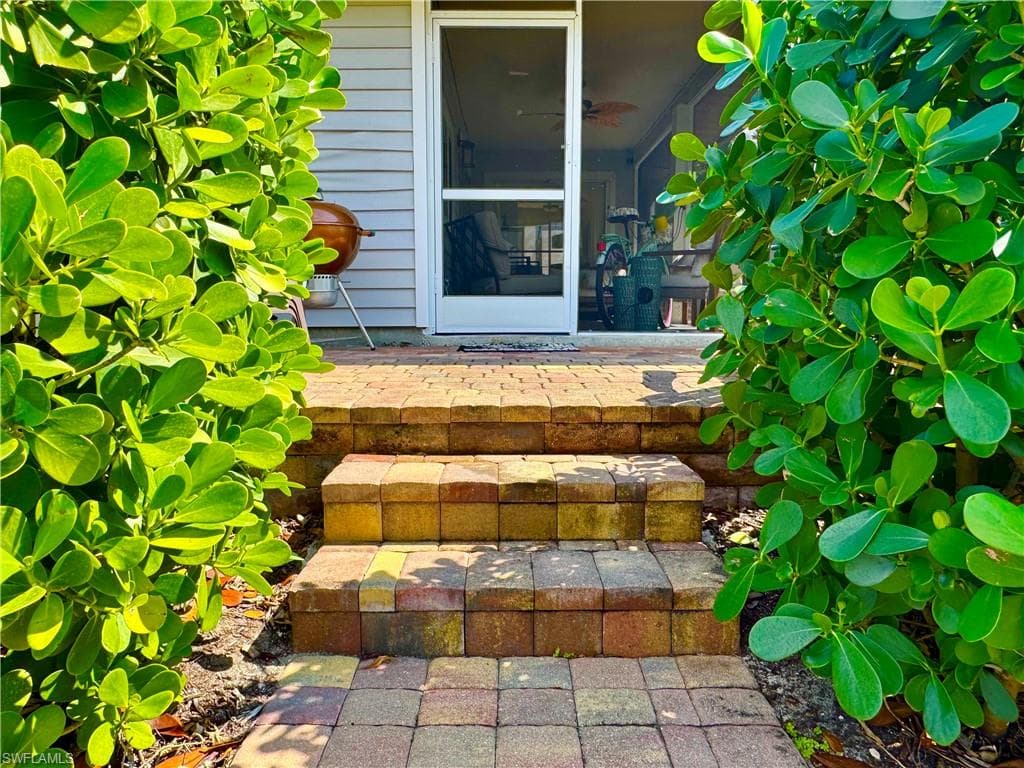 6074 Timberwood CIR 319 FORT MYERS, FL 33908
