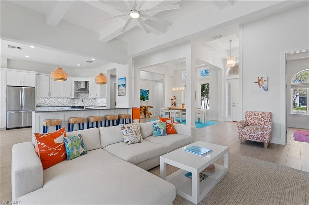 310 Saddlebrook LN NAPLES, FL 34110