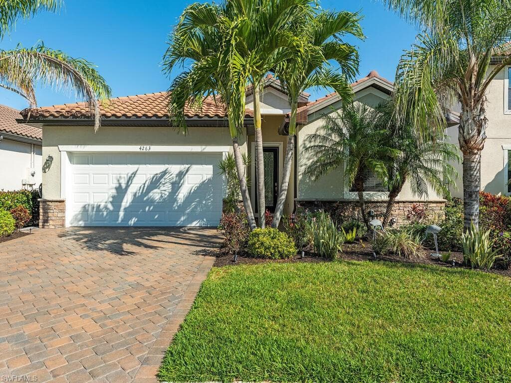 4263 Raffia Palm CIR NAPLES, FL 34119