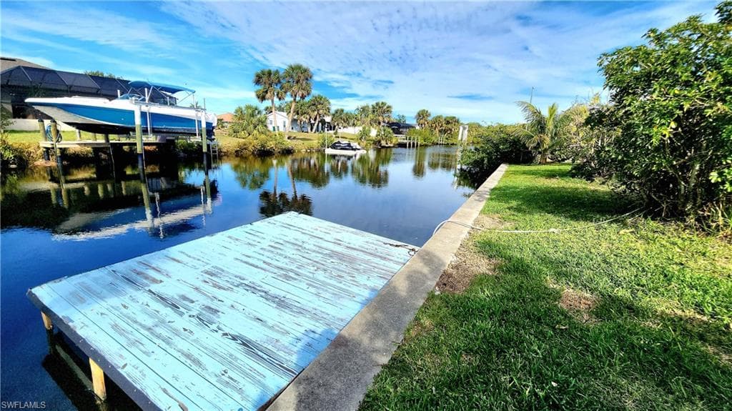18710 Van Nuys CIR PORT CHARLOTTE, FL 33948