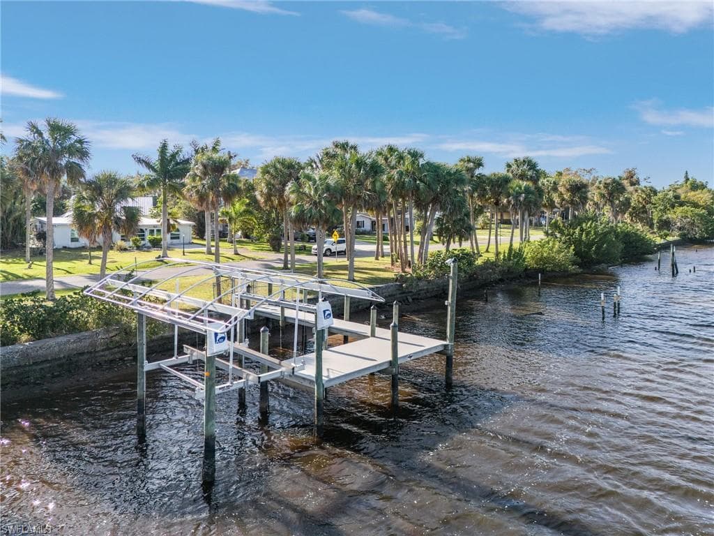4826 E Riverside DR FORT MYERS, FL 33905
