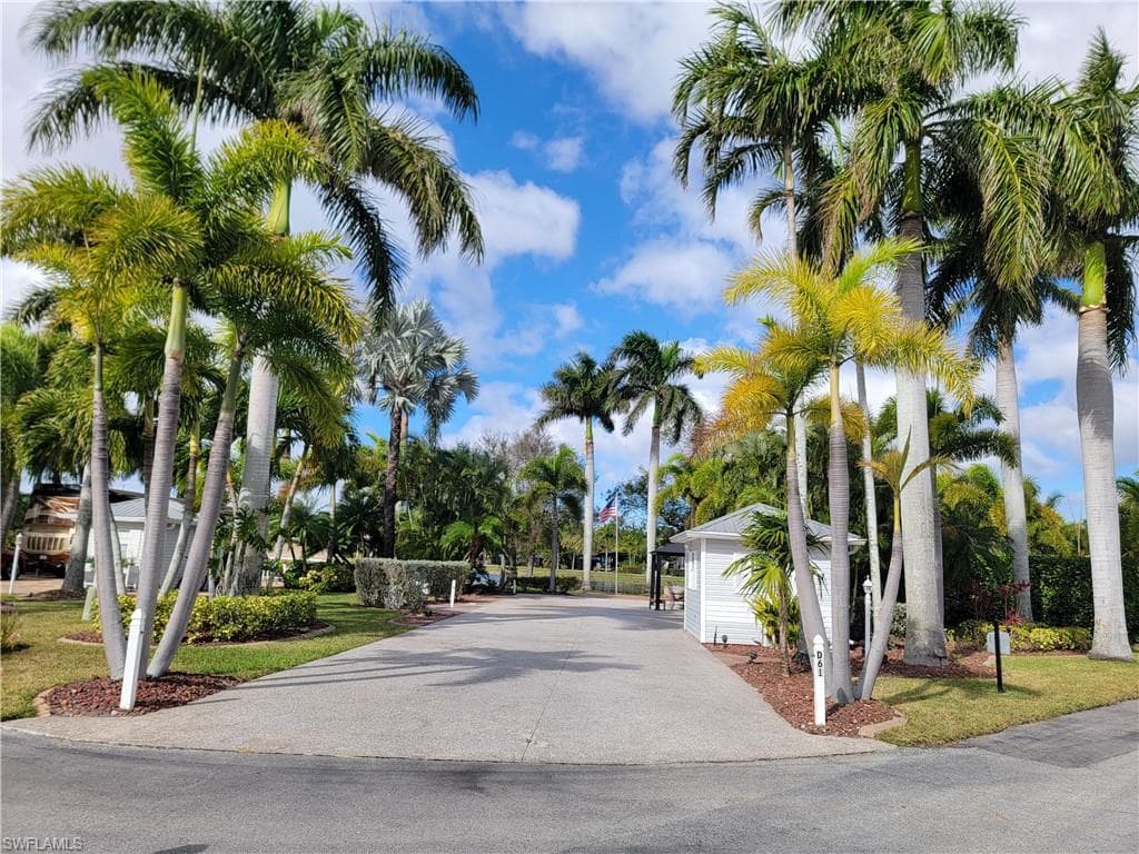 10241 Surfwood CT FORT MYERS, FL 33905
