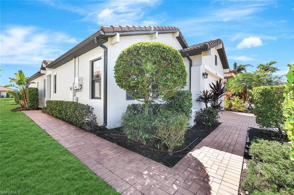 1416 Lucena LN S NAPLES, FL 34113