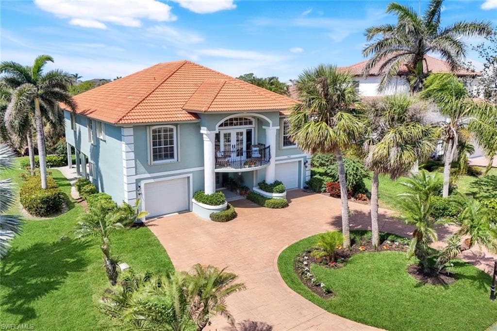 742 HIDEAWAY CIR W MARCO ISLAND, FL 34145