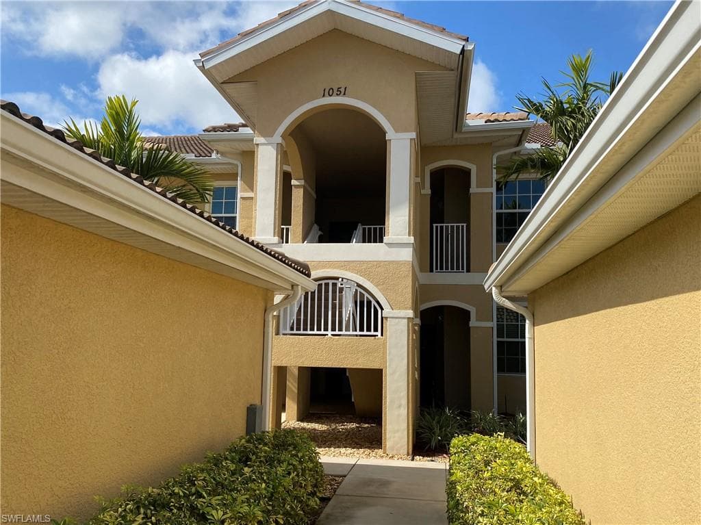 1051 Winding Pines CIR 206 CAPE CORAL, FL 33909