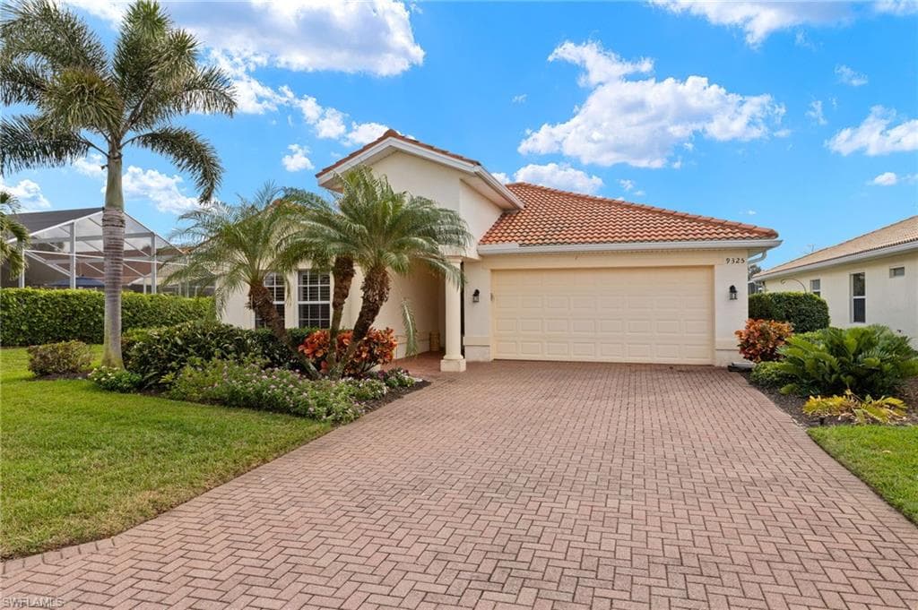9325 La Bianco ST ESTERO, FL 33967