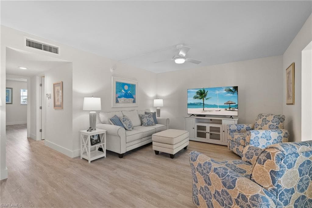 333 Harbour DR 103 NAPLES, FL 34103