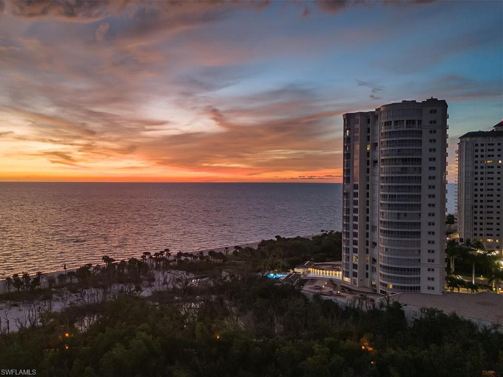 8111 Bay Colony DR 701 NAPLES, FL 34108