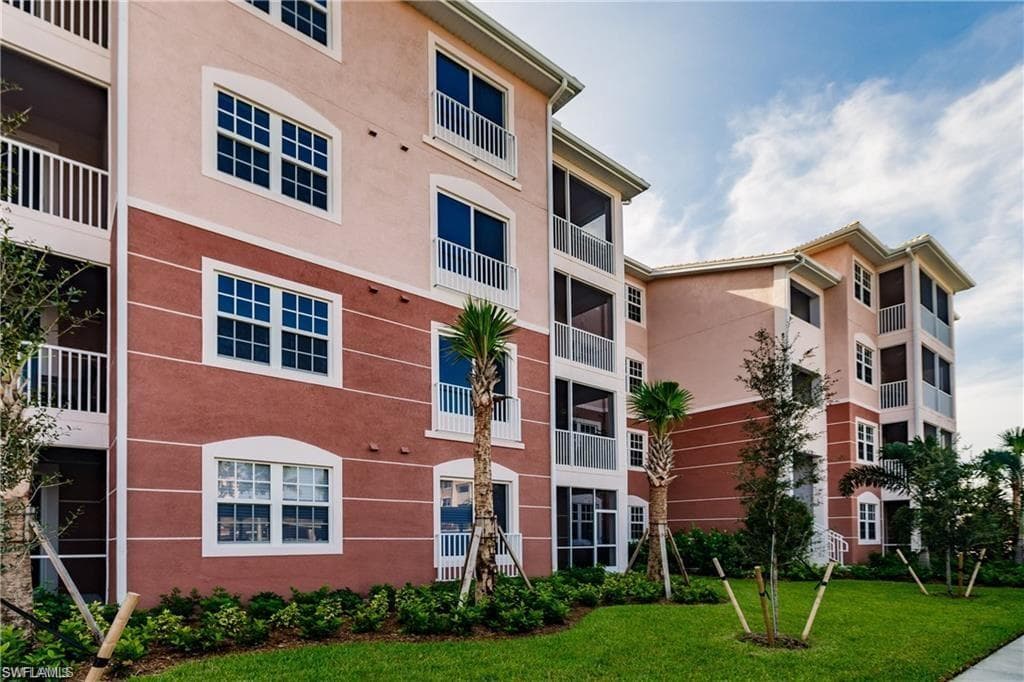 15901 Royal Pointe LN 405 FORT MYERS, FL 33908