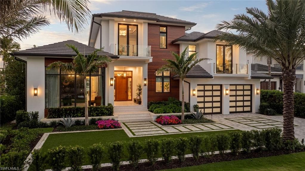 660 21st AVE S NAPLES, FL 34102