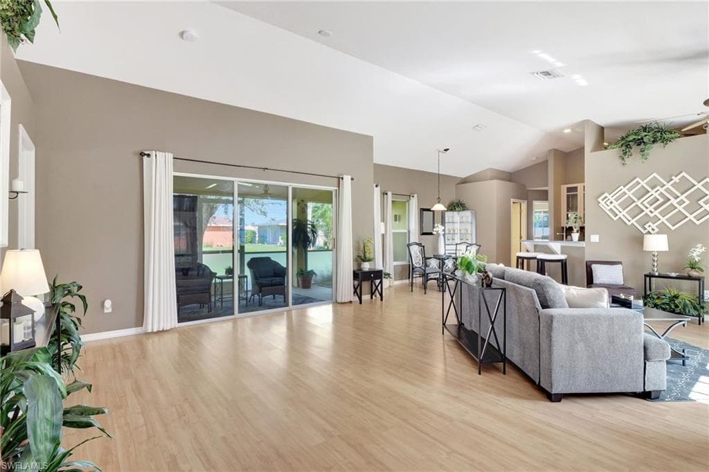 1825 Cornwallis PKWY CAPE CORAL, FL 33904