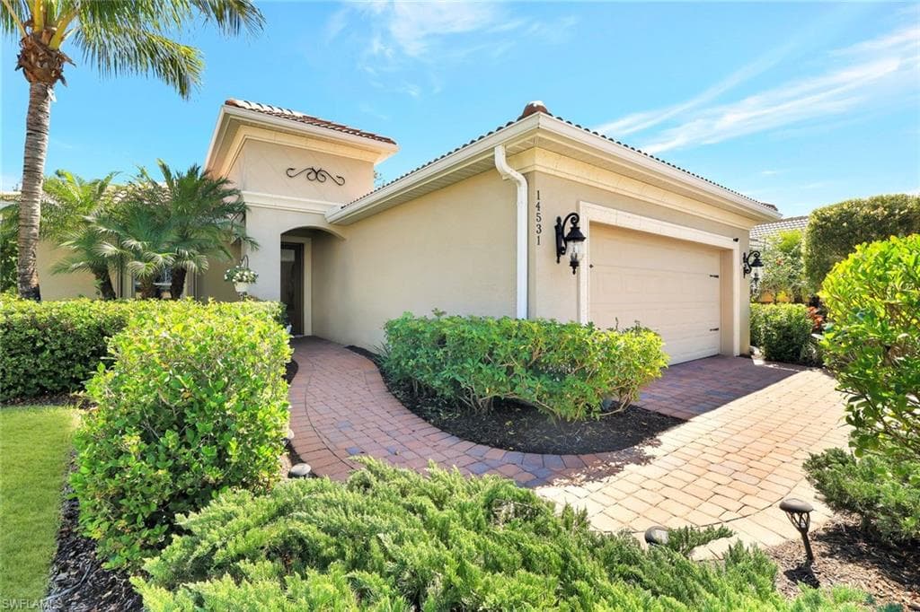 14531 Manchester DR NAPLES, FL 34114
