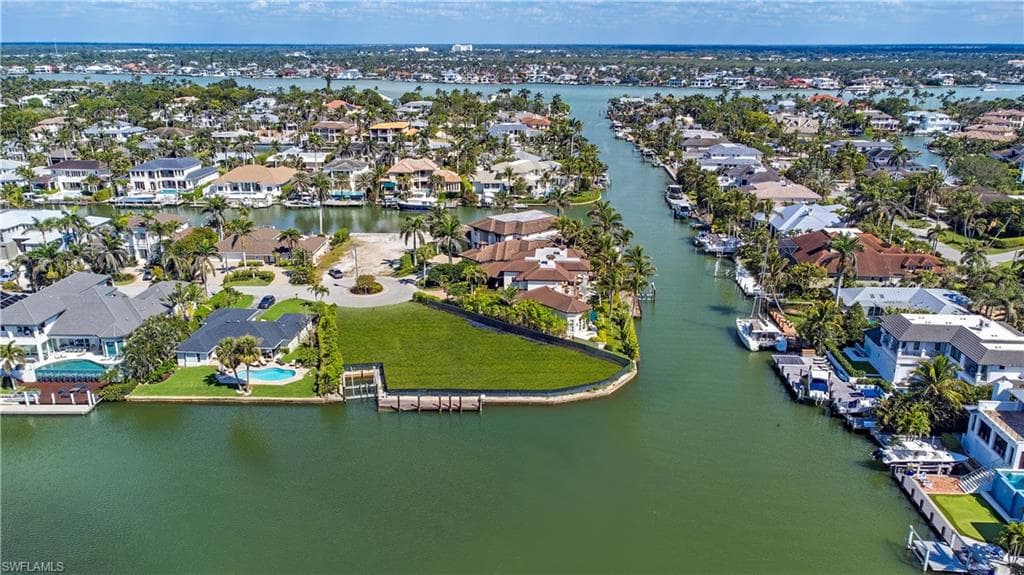 2020 5th ST S NAPLES, FL 34102