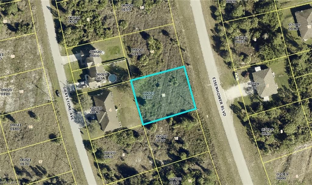 952 Eisenhower BLVD LEHIGH ACRES, FL 33974