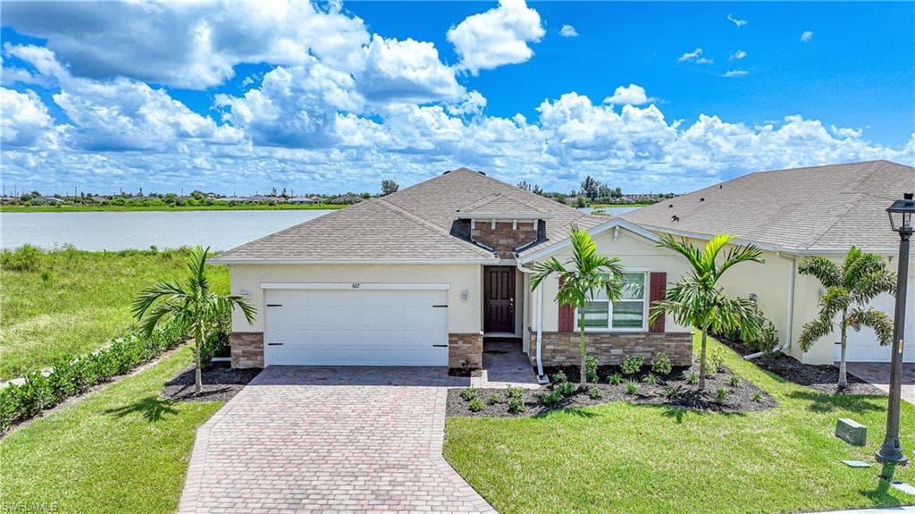 667 Parkshore Lake AVE CAPE CORAL, FL 33993