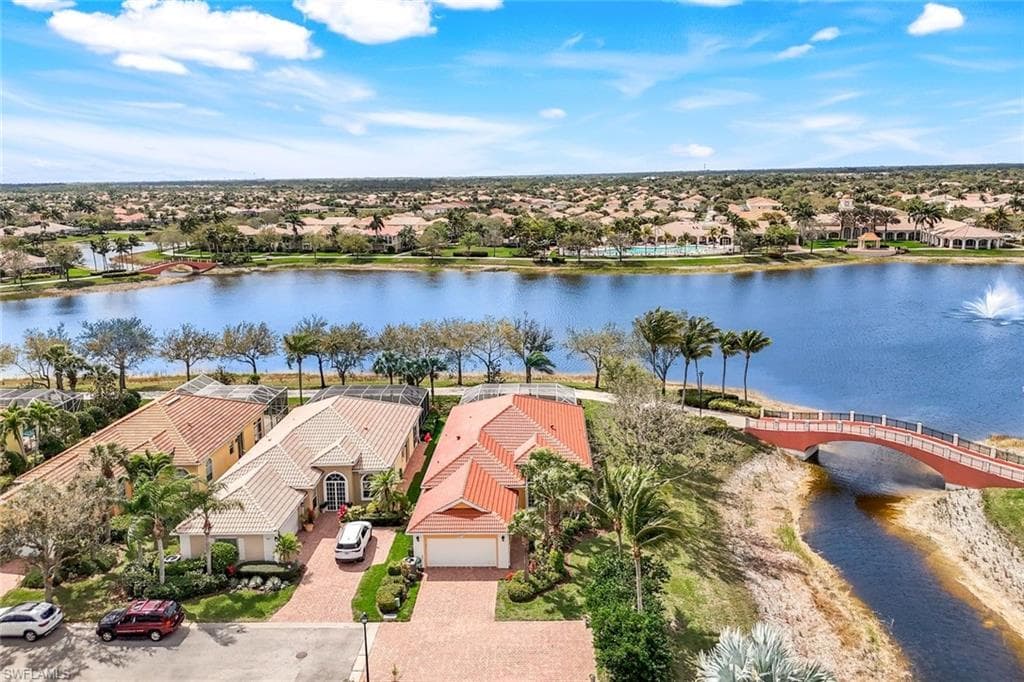 8011 Valentina CT NAPLES, FL 34114